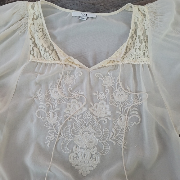 Woman's boho blouse - Picture 5 of 7